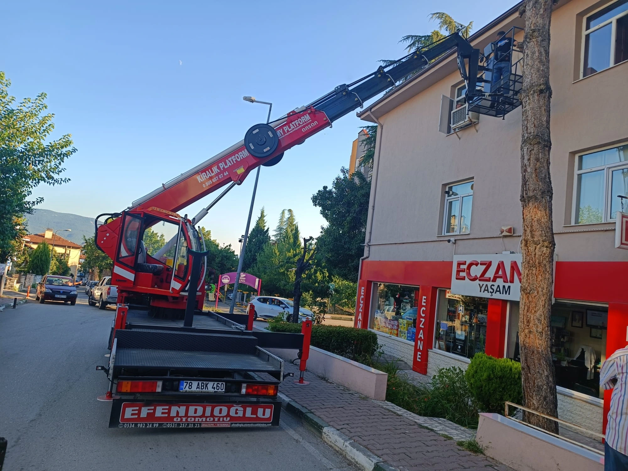 Safranbolu sepetli platform ile cephe bakım çalışması
